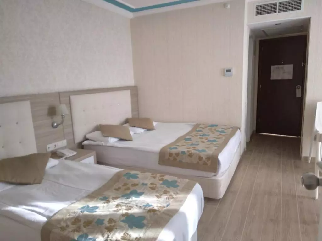 HOTEL CENDER